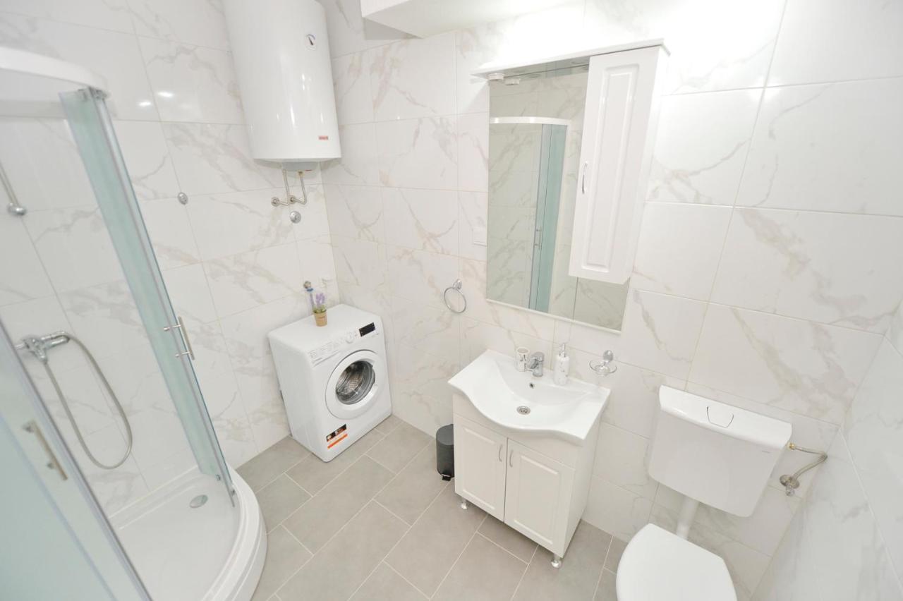 Unico Apartman Kotor Luaran gambar