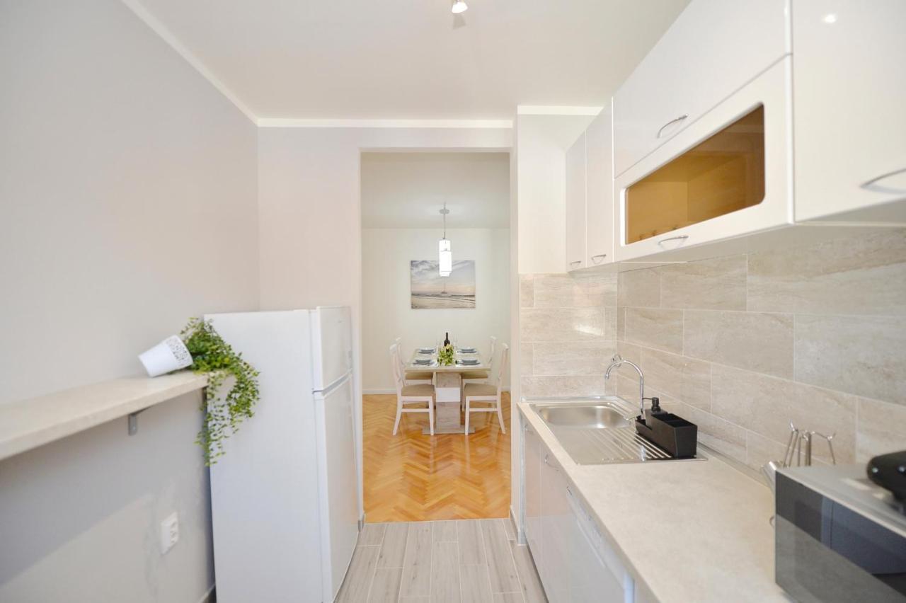 Unico Apartman Kotor Luaran gambar