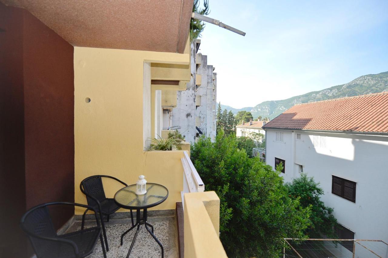 Unico Apartman Kotor Luaran gambar