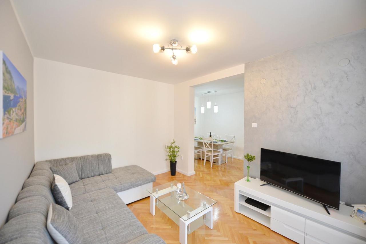 Unico Apartman Kotor Luaran gambar